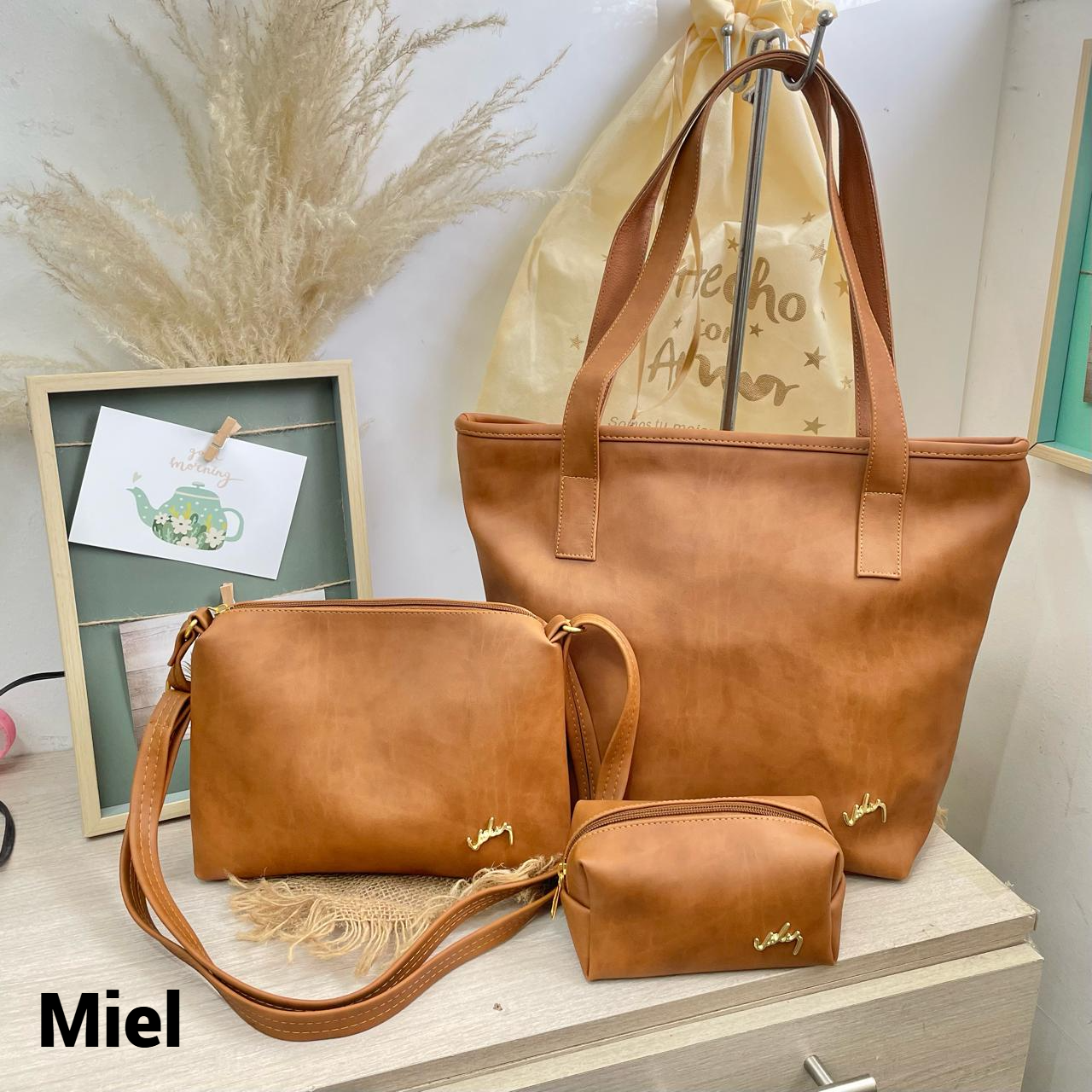 TRIO EN CUERO DACOTA DAMA - bolso, carriel y cosmetiquera -REF SAFARI VLZ